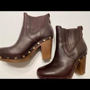 Uggs ankle booties brand new never worn size 6 brown leather with wooden heel